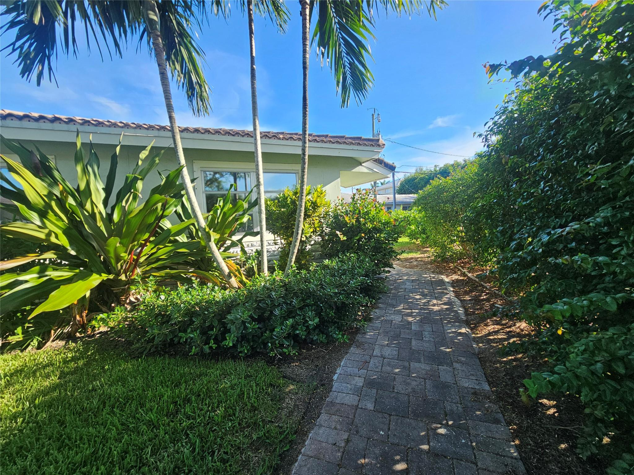 2110 Northeast 41st Street, Unit D Lighthouse Point, FL 33064 - Photo 4 of 19 Photo 4