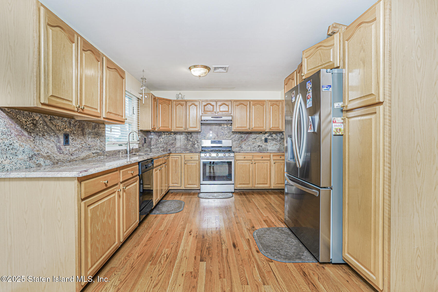 39 Selkirk Street Staten Island, NY 10309 - Photo 11 of 39 Photo Mar 20 2018, 12 02 15 AM