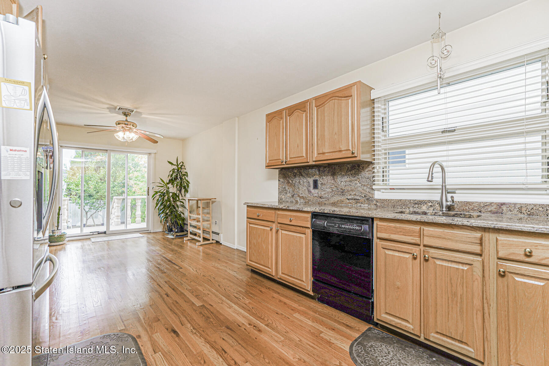 39 Selkirk Street Staten Island, NY 10309 - Photo 12 of 39 Photo Mar 20 2018, 12 07 10 AM