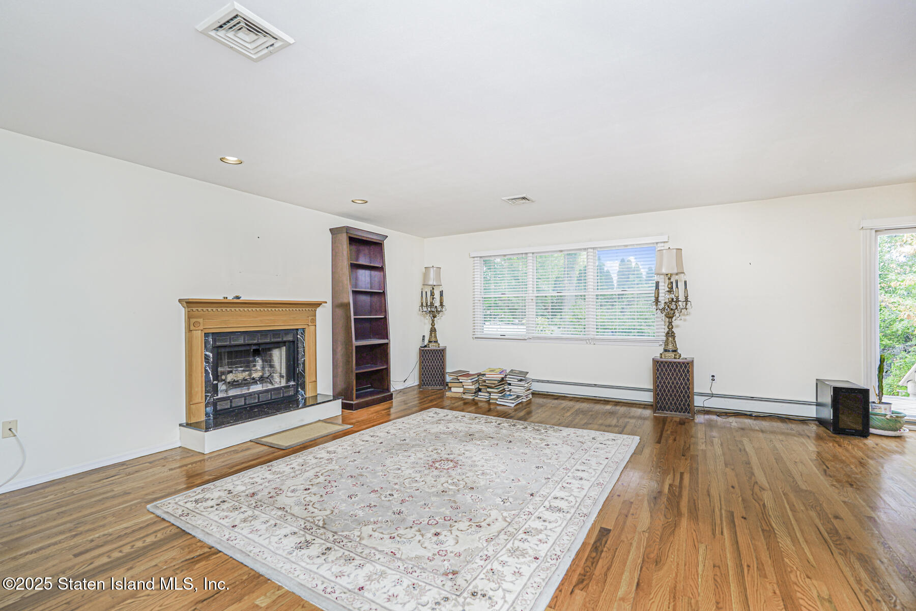 39 Selkirk Street Staten Island, NY 10309 - Photo 14 of 39 Photo Mar 20 2018, 12 02 54 AM