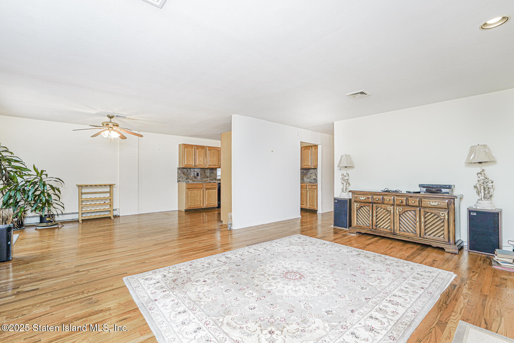 39 Selkirk Street Staten Island, NY 10309 - Photo 17 of 39 Photo Mar 20 2018, 12 03 12 AM