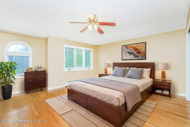 $1,350,000 | 39 Selkirk Street | Rossville