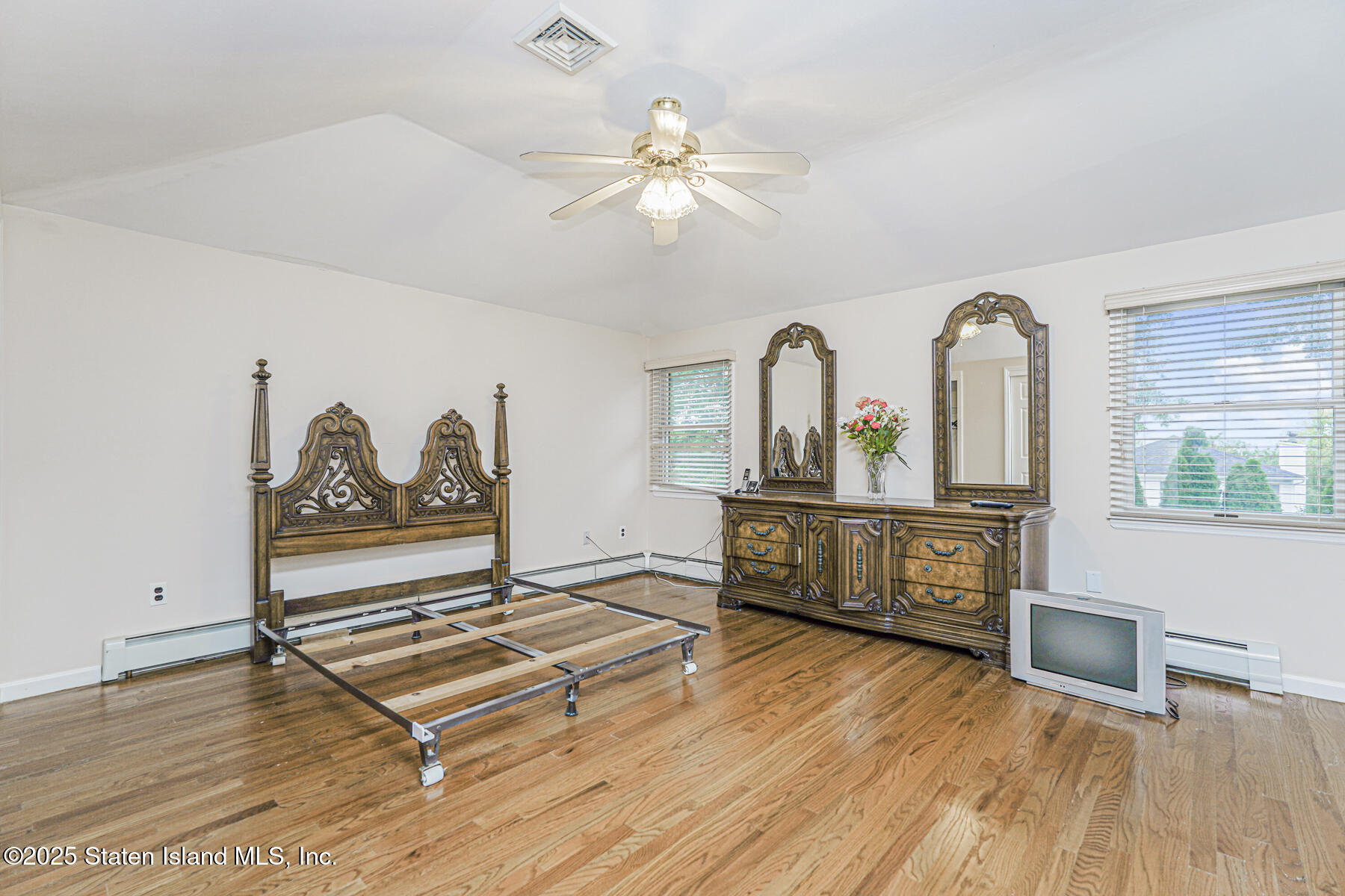 39 Selkirk Street Staten Island, NY 10309 - Photo 31 of 39 Photo Mar 20 2018, 12 06 02 AM