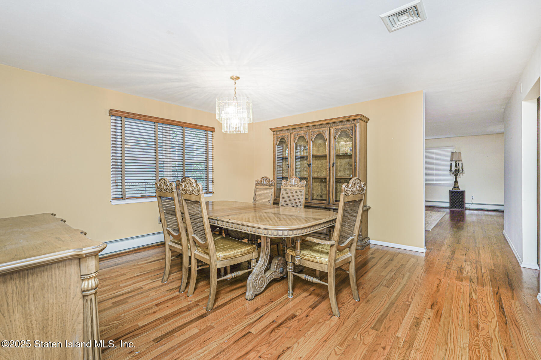 39 Selkirk Street Staten Island, NY 10309 - Photo 6 of 39 Photo Mar 20 2018, 12 01 17 AM