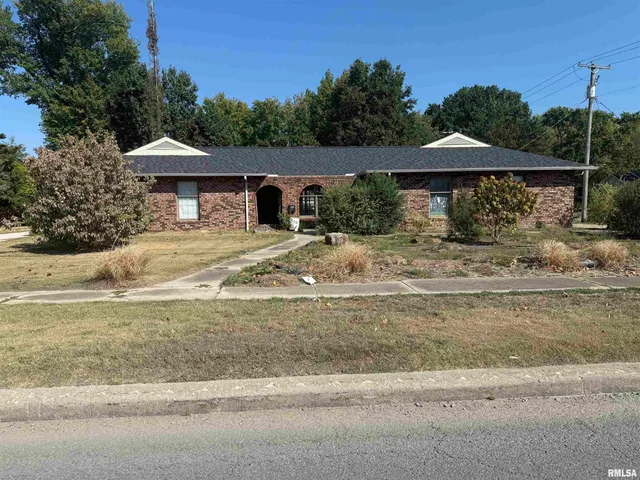 $150,000 | 808 South Victor Street, Christopher, IL 62822