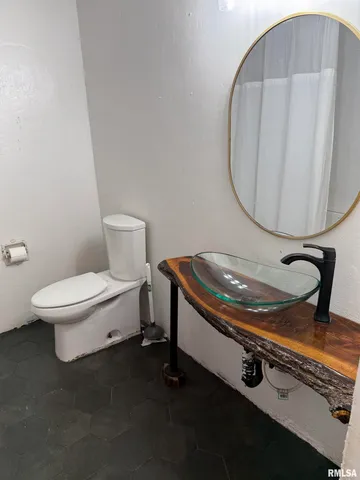 $150,000 | 808 South Victor Street, Christopher, IL 62822