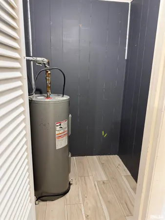 $130,000 | 808 South Victor Street, Christopher, IL 62822