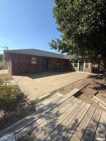 $150,000 | 808 South Victor Street, Christopher, IL 62822