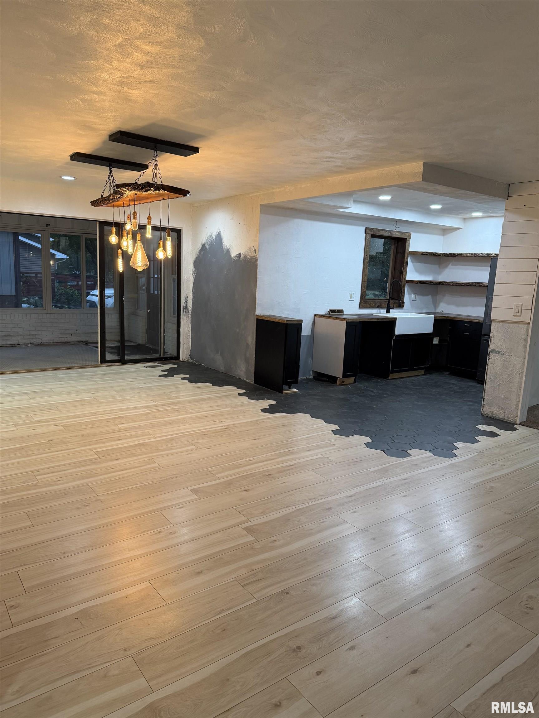 808 South Victor Street Christopher, IL 62822 - Photo 4 of 31