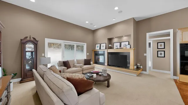 $599,900 | 4282 Berkshire Road Southwest, Rochester, MN 55902