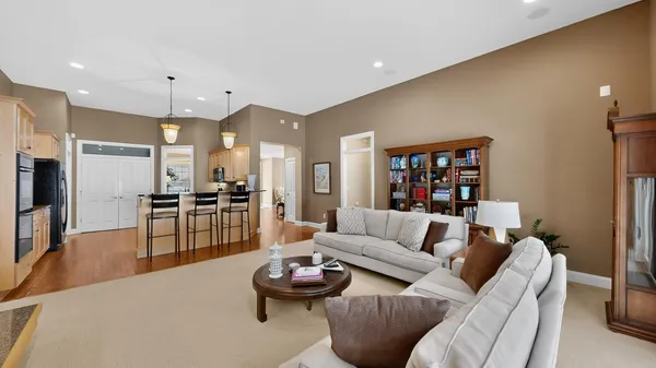 $600,000 | 4282 Berkshire Road Southwest, Rochester, MN 55902