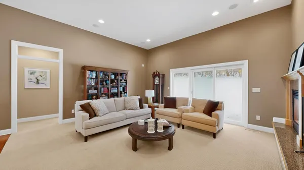 $600,000 | 4282 Berkshire Road Southwest, Rochester, MN 55902