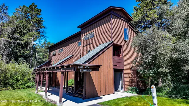 $945,000 | 3665 Teton Drive, Unit 611, Wilson, WY 83014