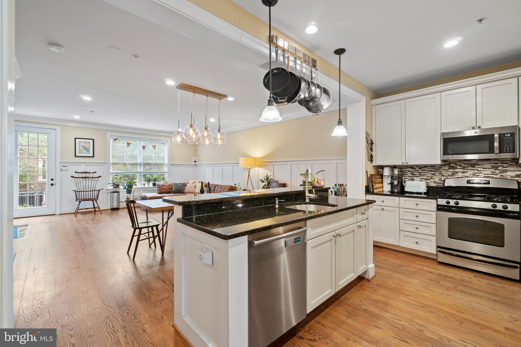 8916 Courts Way Silver Spring, MD 20910 - Photo 14 of 37