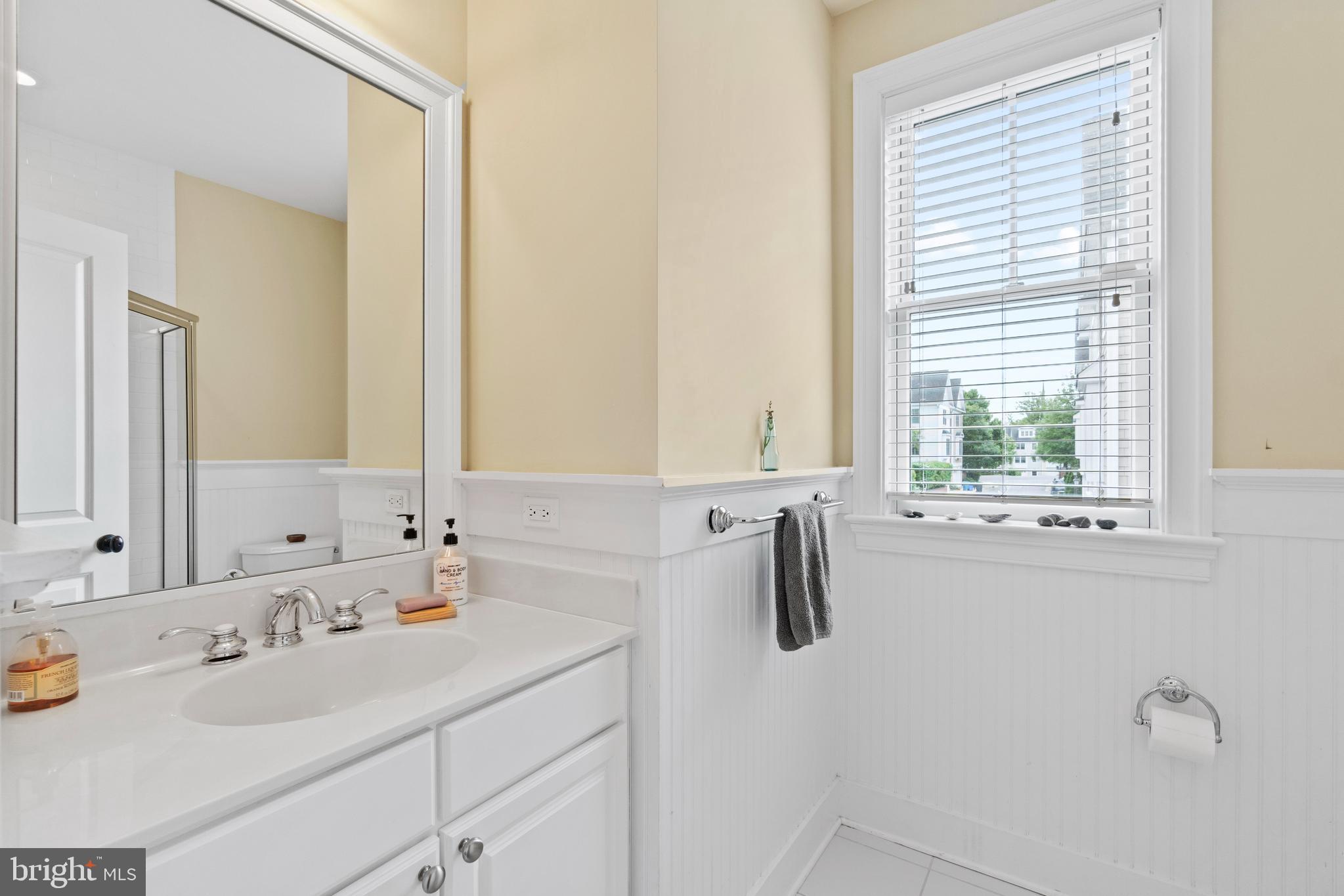 8916 Courts Way Silver Spring, MD 20910 - Photo 16 of 37