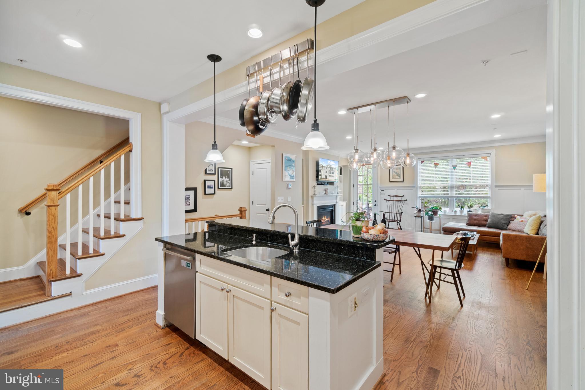 8916 Courts Way Silver Spring, MD 20910 - Photo 17 of 37