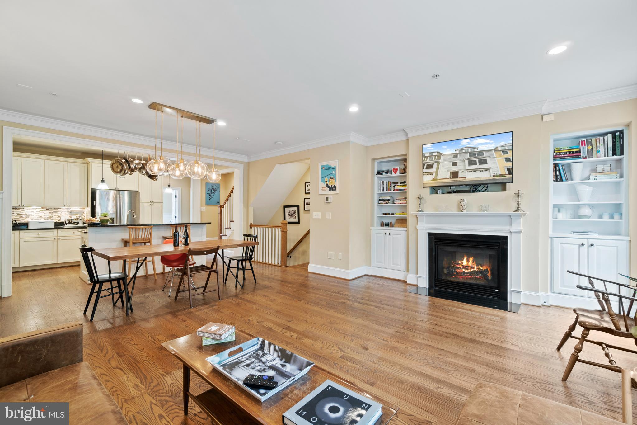 8916 Courts Way Silver Spring, MD 20910 - Photo 3 of 37