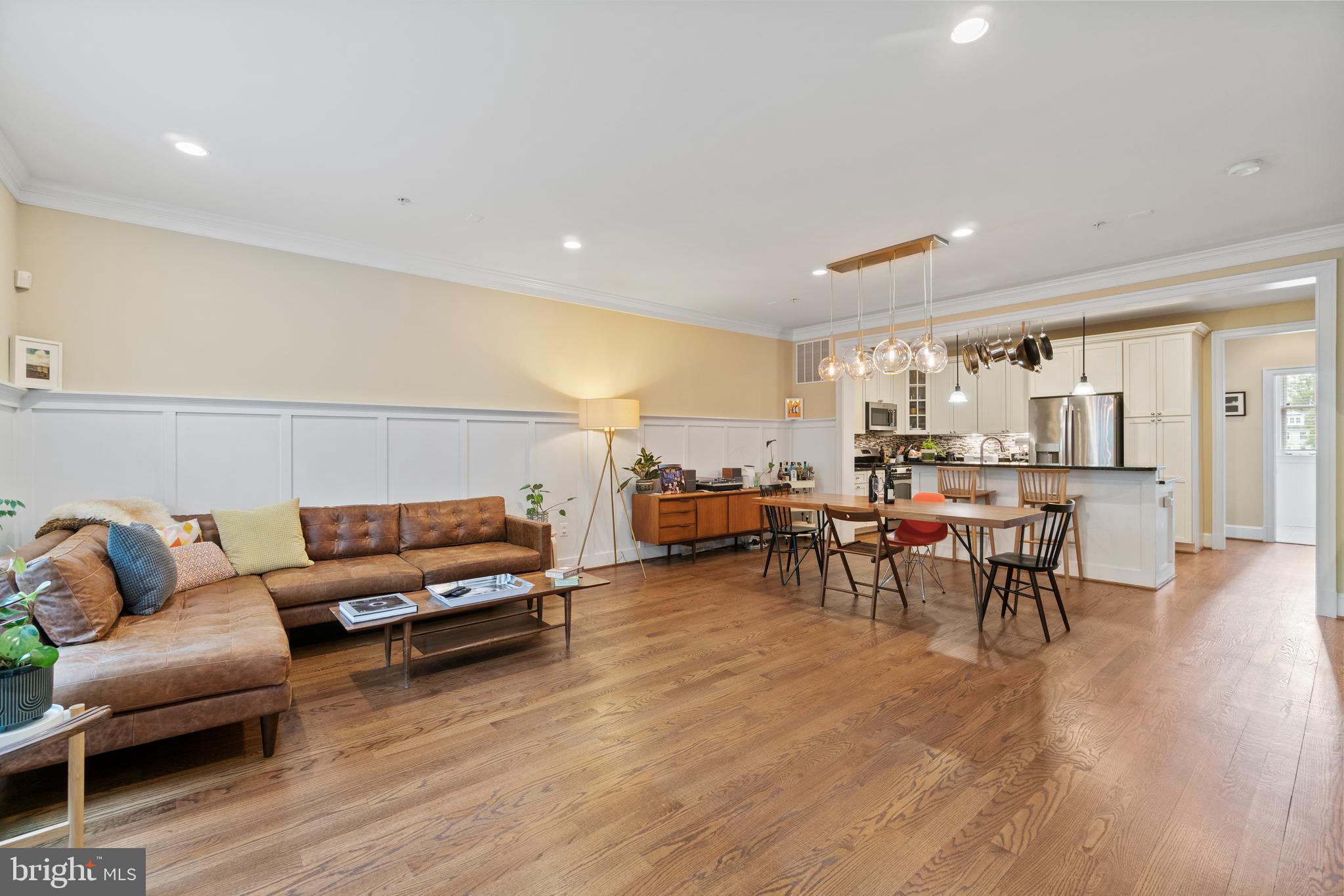 8916 Courts Way Silver Spring, MD 20910 - Photo 6 of 37