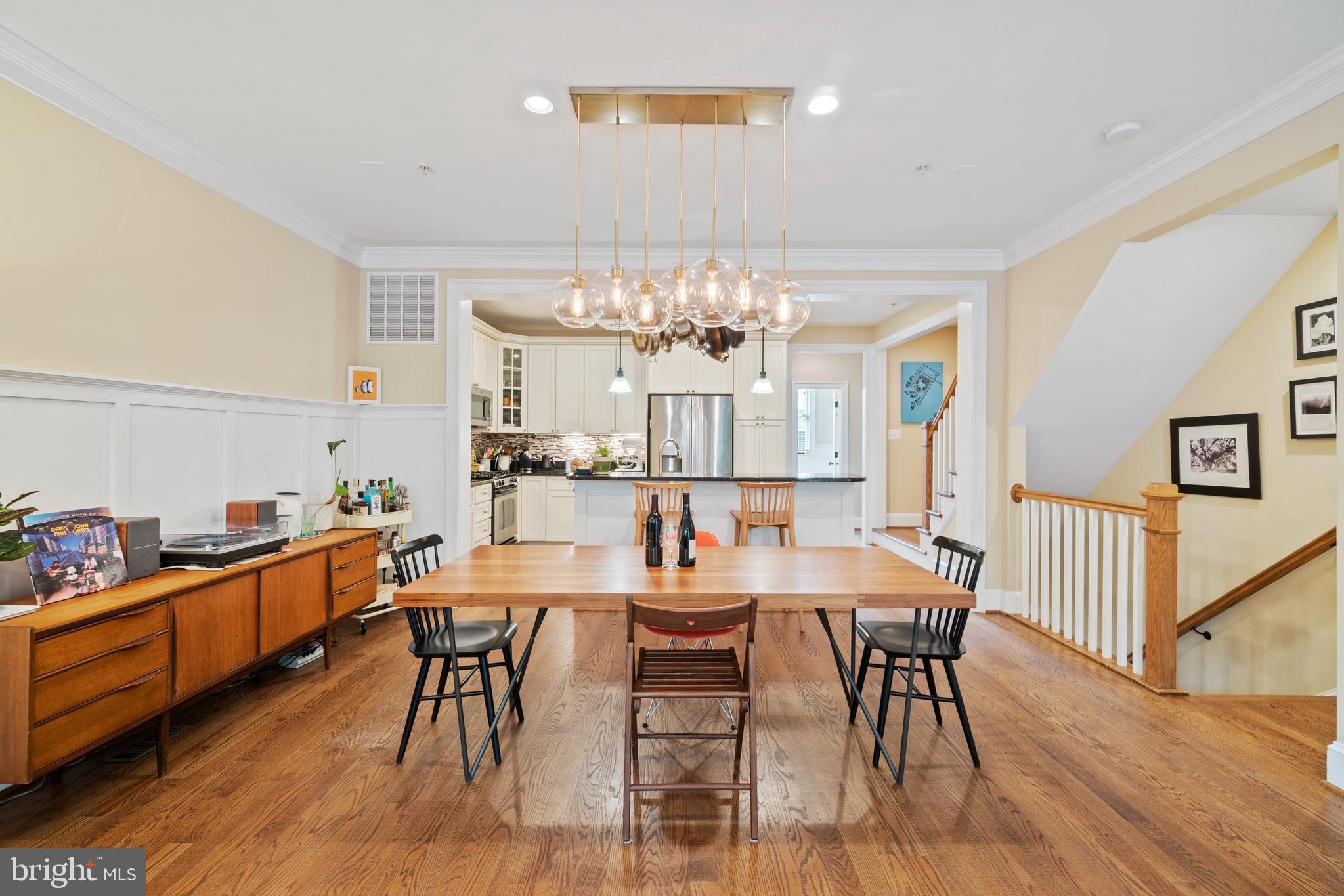 8916 Courts Way Silver Spring, MD 20910 - Photo 7 of 37