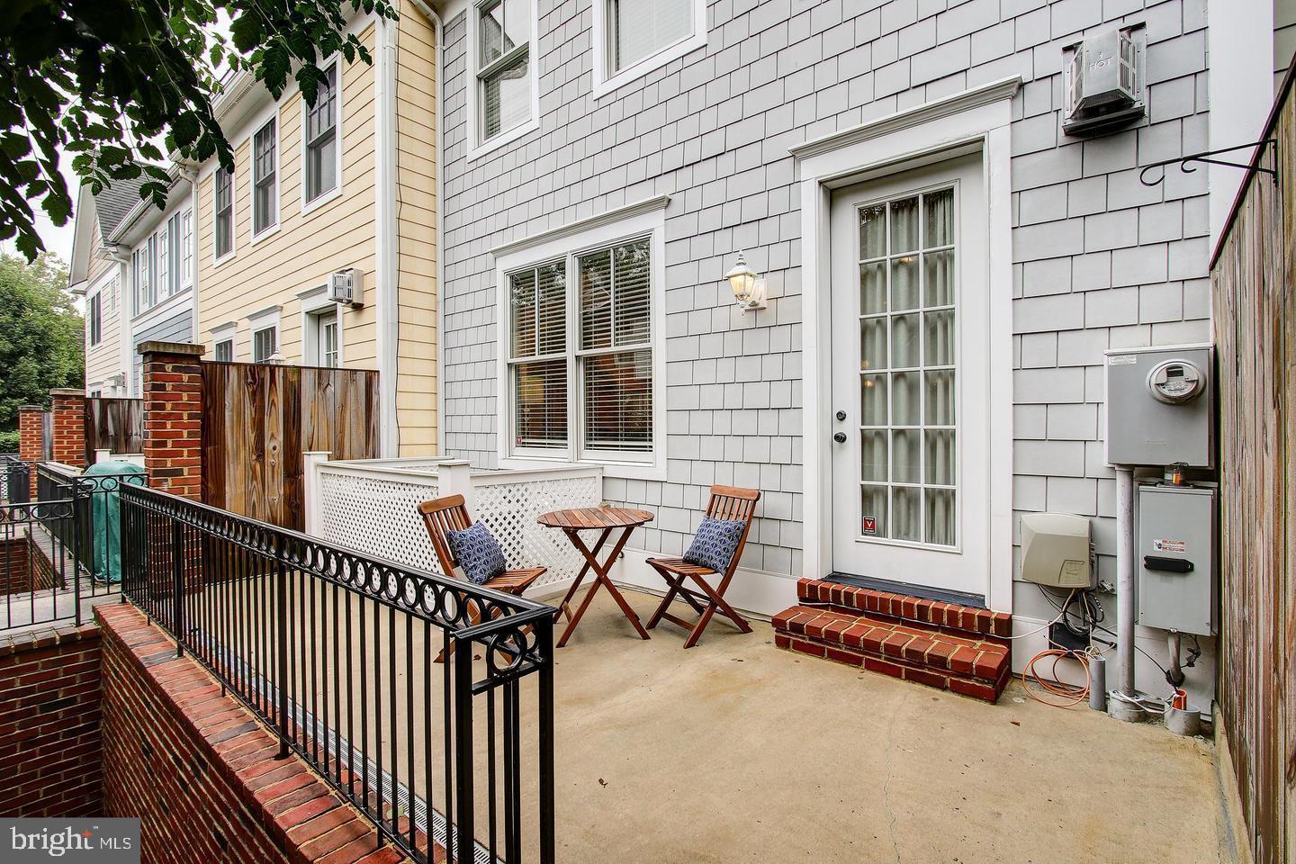 8916 Courts Way Silver Spring, MD 20910 - Photo 10 of 37