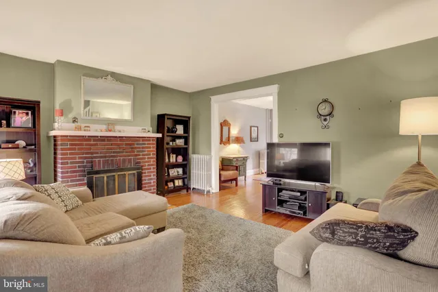 $184,900 | 1424 Market Street, Camp Hill, PA 17011