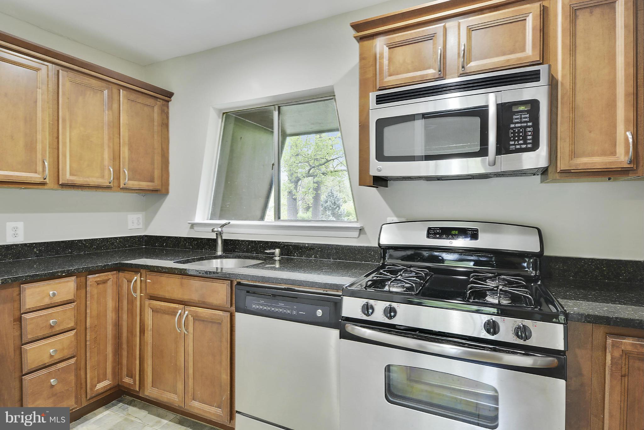 11614 Vantage Hill Road, Unit 22B Reston, VA 20190 - Photo 2 of 30 Kitchen