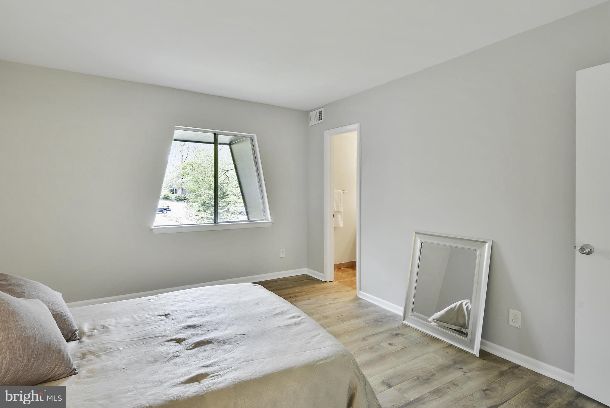 11614 Vantage Hill Road, Unit 22B Reston, VA 20190 - Photo 14 of 30 Bedroom (Master)