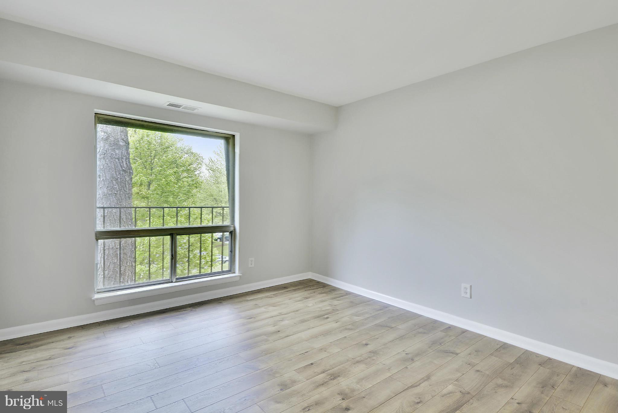 11614 Vantage Hill Road, Unit 22B Reston, VA 20190 - Photo 17 of 30 Second Bedroom