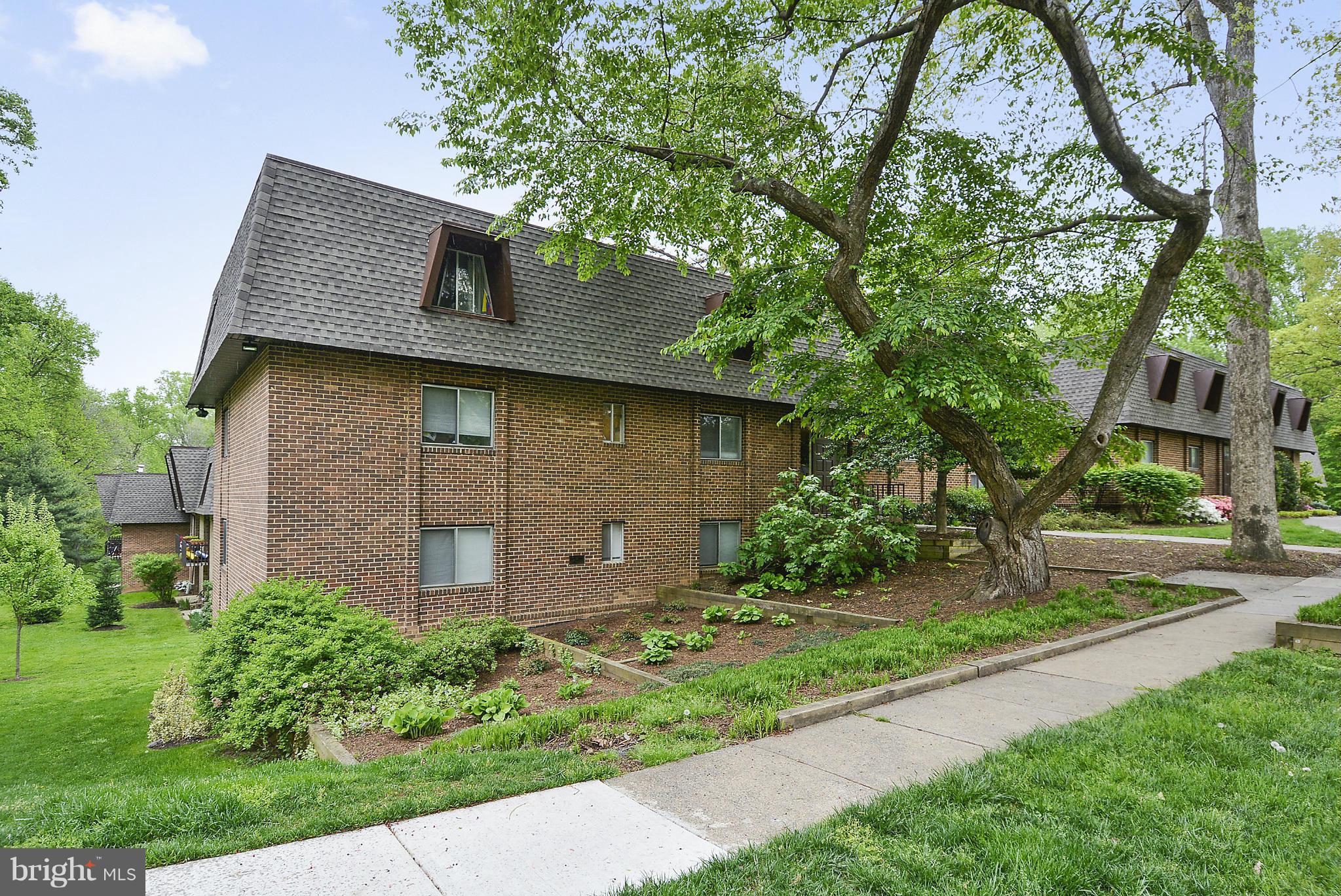 11614 Vantage Hill Road, Unit 22B Reston, VA 20190 - Photo 26 of 30 Exterior (Front)