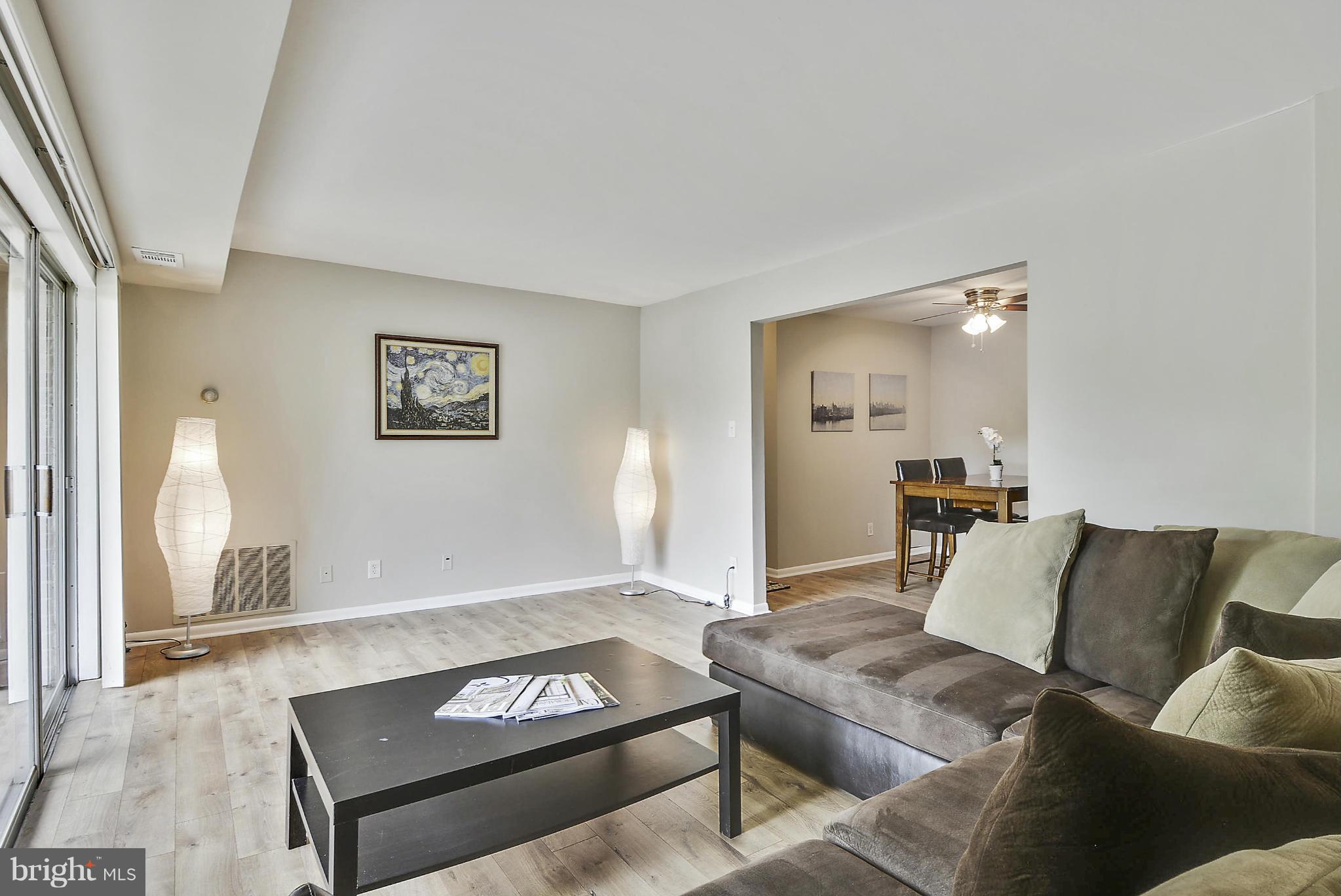 11614 Vantage Hill Road, Unit 22B Reston, VA 20190 - Photo 10 of 30 Living Room