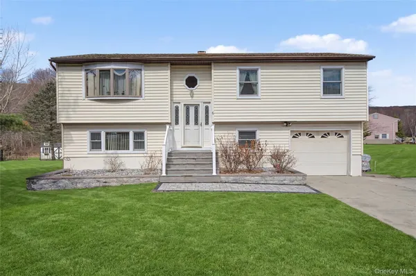 $599,000 | 6 Adams Court, Monroe, NY 10950