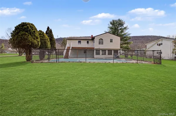 $599,000 | 6 Adams Court, Monroe, NY 10950