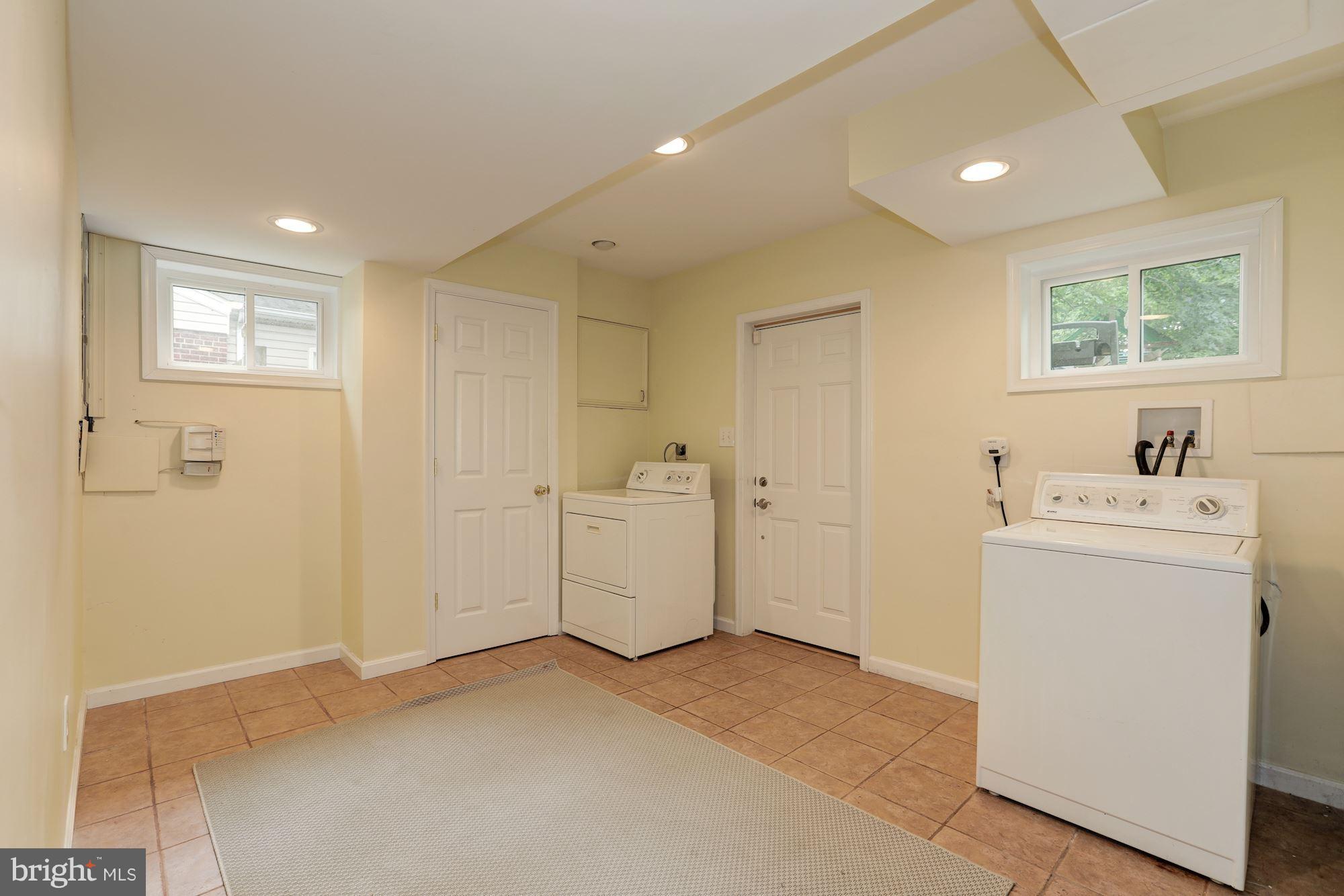 10308 Inwood Avenue Silver Spring, MD 20902 - Photo 15 of 26 Interior (General)