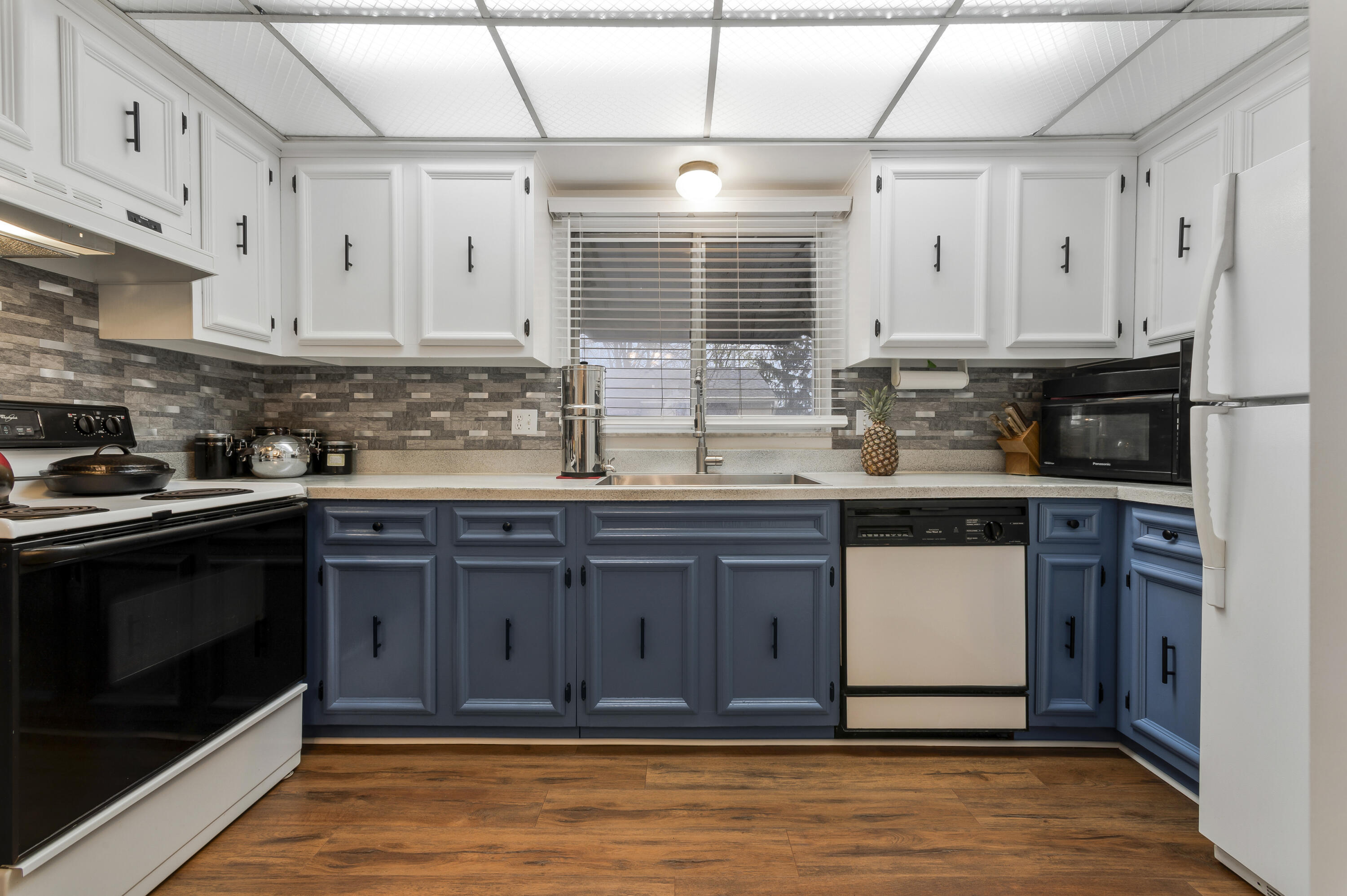35768 Union Lake Road Harrison Township, MI 48045 - Photo 14 of 31 HAR_8654
