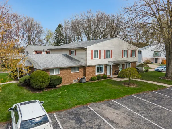 $139,000 | 35768 Union Lake Road, Harrison Township, MI 48045