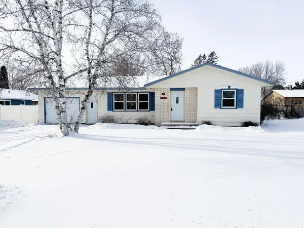 $219,000 | 304 Broadway Avenue, Detroit Lakes, MN 56501