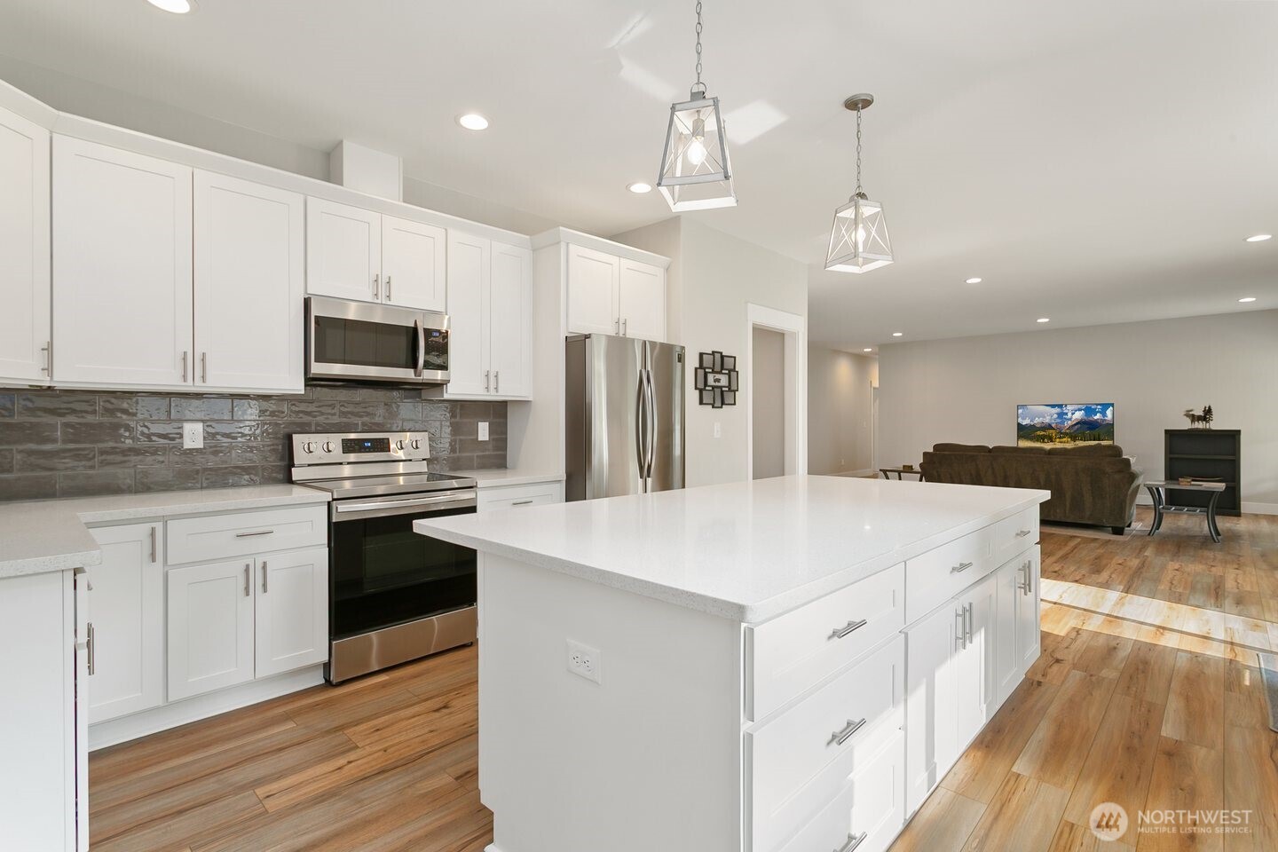 707 Hubbard Road Southeast Rainier, WA 98576 - Photo 11 of 30 Gallery Image 11