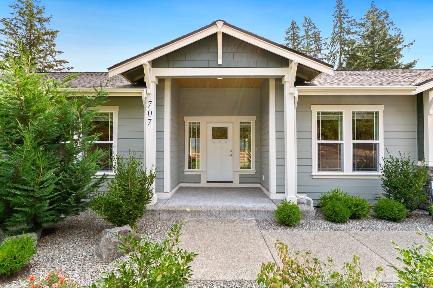 707 Hubbard Road Southeast Rainier, WA 98576 - Photo 3 of 30 Gallery Image 3