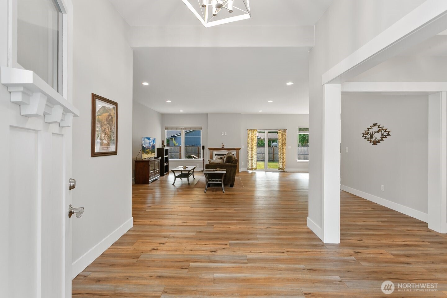 707 Hubbard Road Southeast Rainier, WA 98576 - Photo 4 of 30 Gallery Image 4