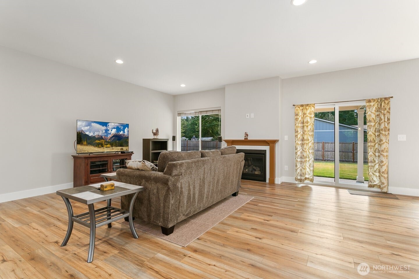 707 Hubbard Road Southeast Rainier, WA 98576 - Photo 6 of 30 Gallery Image 6
