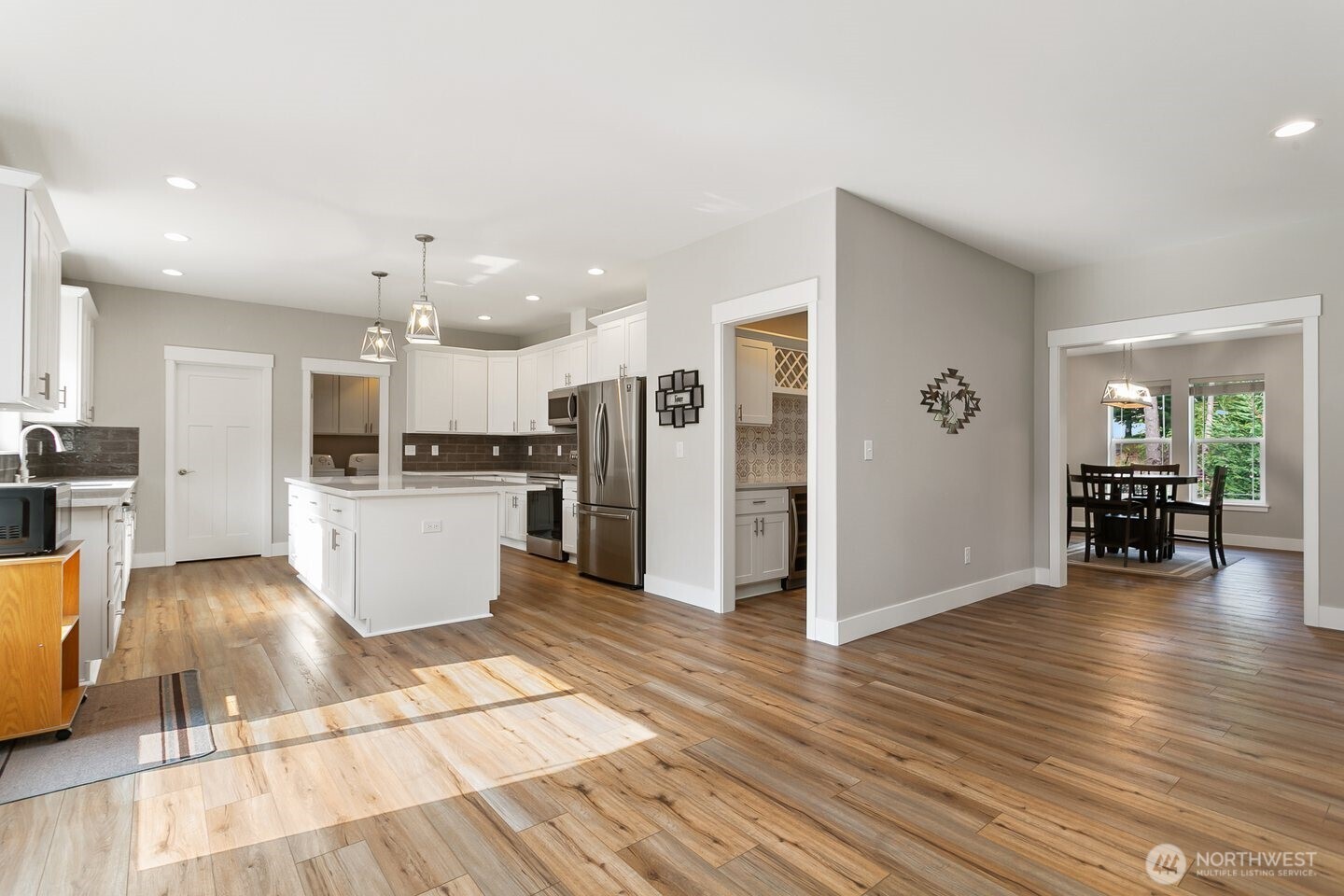 707 Hubbard Road Southeast Rainier, WA 98576 - Photo 7 of 30 Gallery Image 7