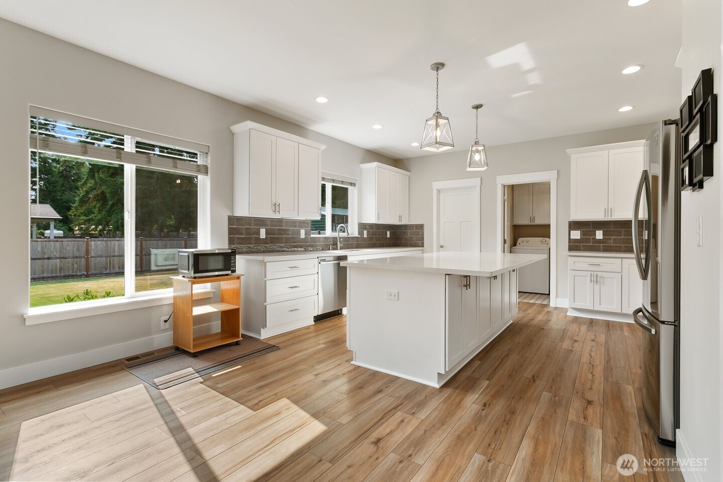 707 Hubbard Road Southeast Rainier, WA 98576 - Photo 8 of 30 Gallery Image 8