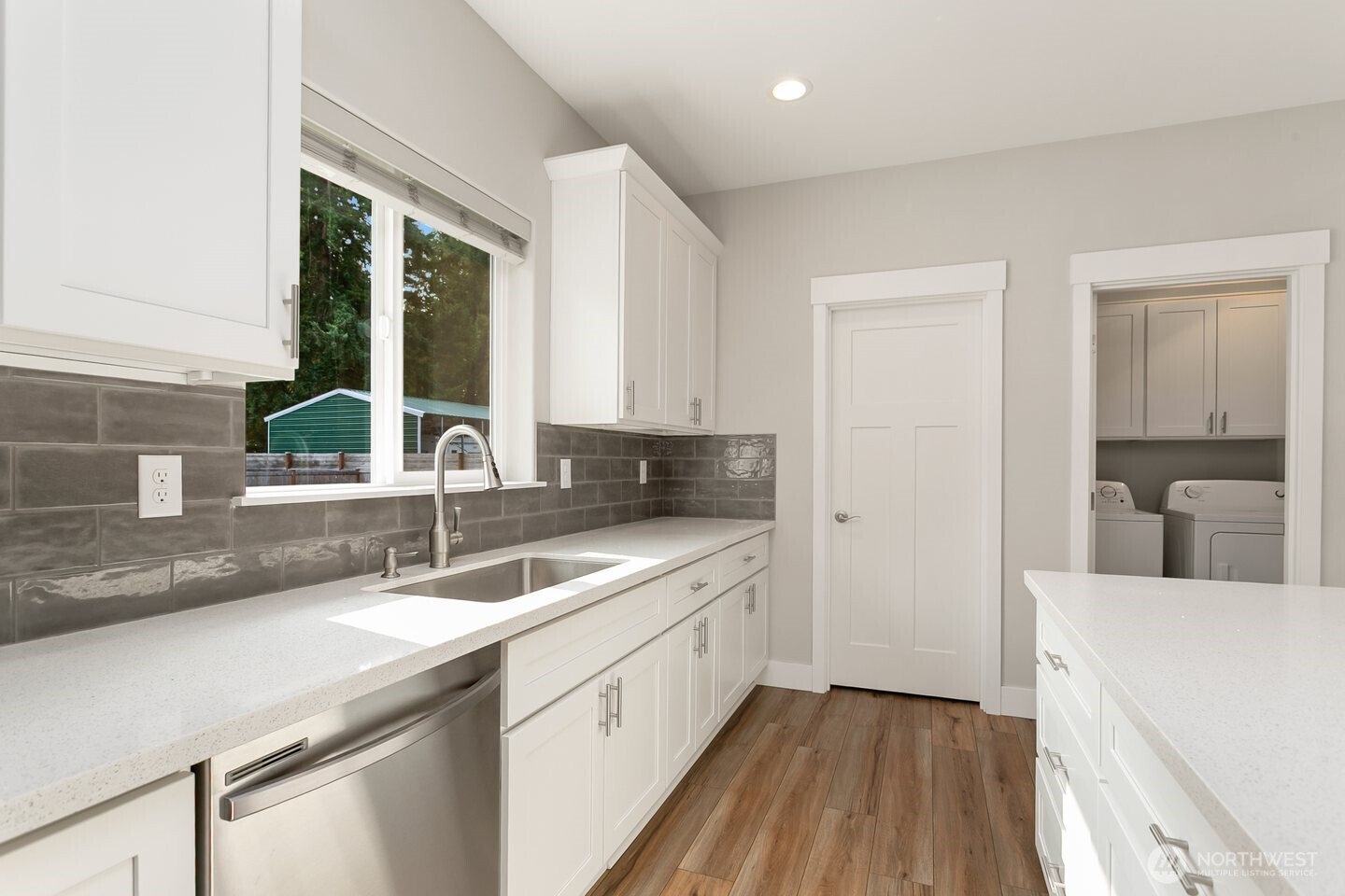 707 Hubbard Road Southeast Rainier, WA 98576 - Photo 9 of 30 Gallery Image 9