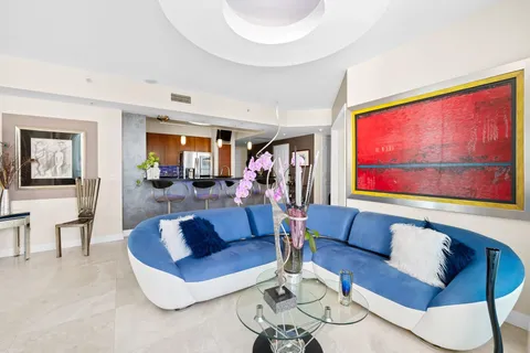 $825,000 | 350 Southeast 2nd Street, Unit 1870, Fort Lauderdale, FL 33301