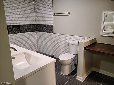 25981 Highland Road Cleveland, OH 44143 - Photo 12 of 19