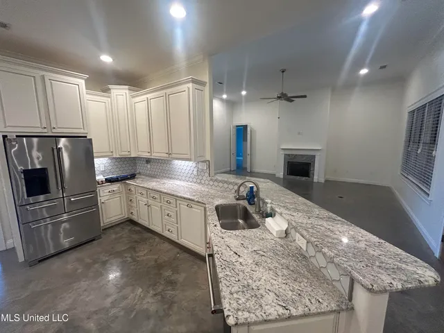 $595,000 | 1306 Robert E Lee Drive, Greenwood, MS 38930