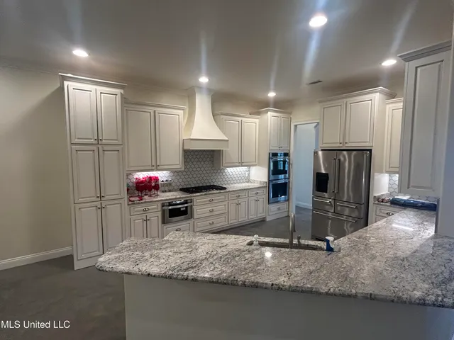 $595,000 | 1306 Robert E Lee Drive, Greenwood, MS 38930