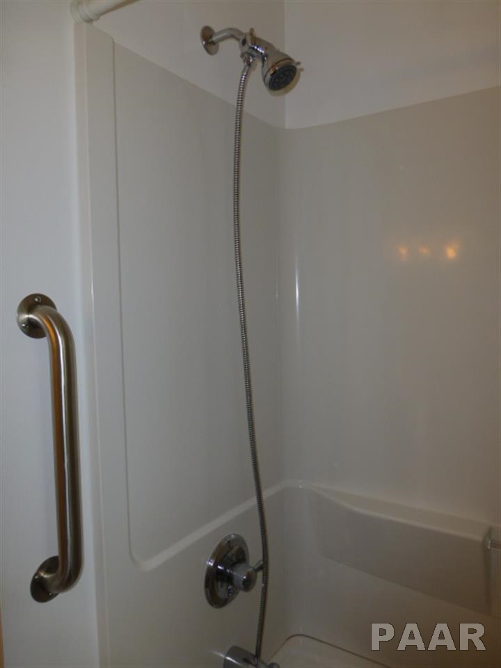 5513 East Captain Road Chillicothe, IL 61523 - Photo 12 of 23 Gallery Image 12