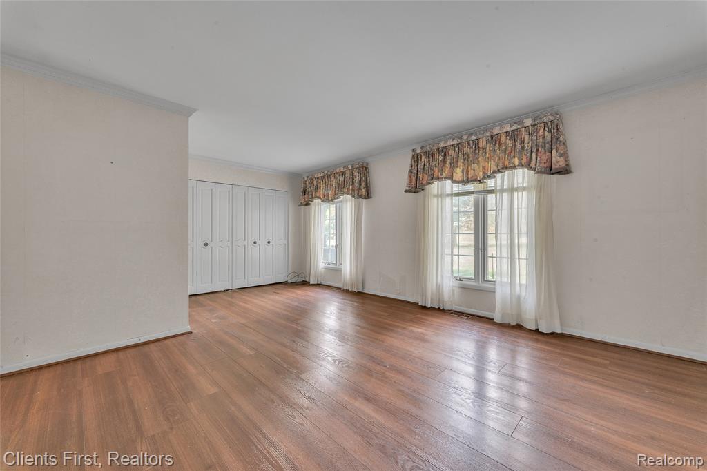 33801 Argonne Road Farmington Hills, MI 48335 - Photo 22 of 32