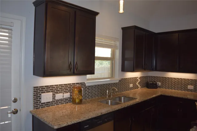 $2,250 | 604 Heinatz Flat Lane, Leander, TX 78641